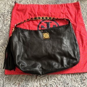 Tory Burch Hobo Bag with detachable mirror and charm. NEVER USED!!!!! 🔥🔥♥️♥️♥️